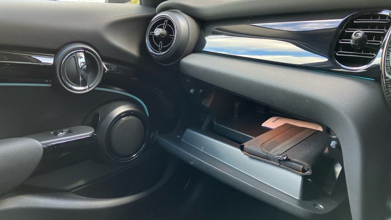 MINI Hatchback 1.5 Cooper Classic Premium 5dr Auto Petrol Hatchback